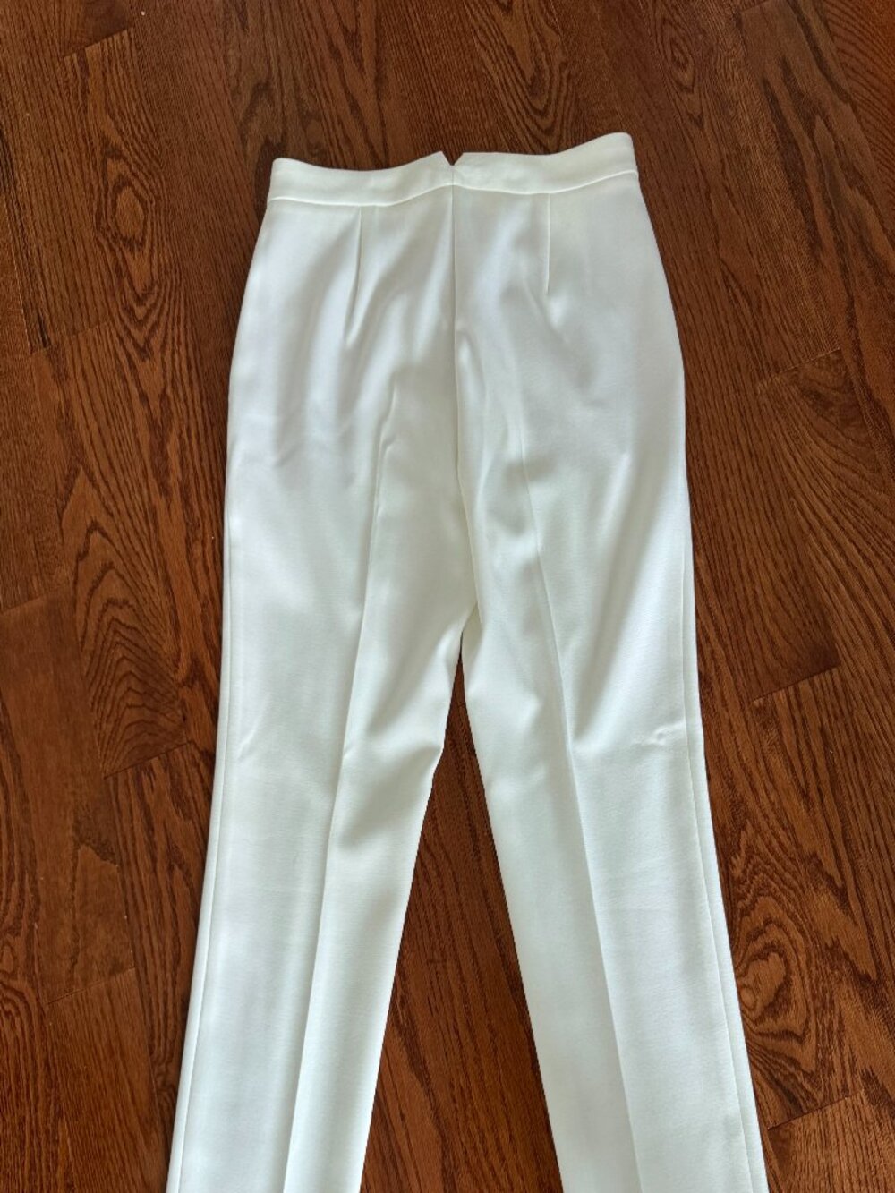 BCBGMAXAZRIA White Tailored Pants – Size 0 – New Without Tags